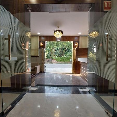Taj Nice Point Manage By Taj Sunrise Group Agra  Exterior photo
