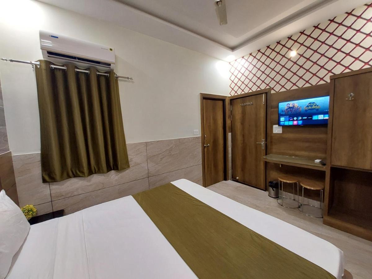 Taj Nice Point Manage By Taj Sunrise Group Agra  Exterior photo