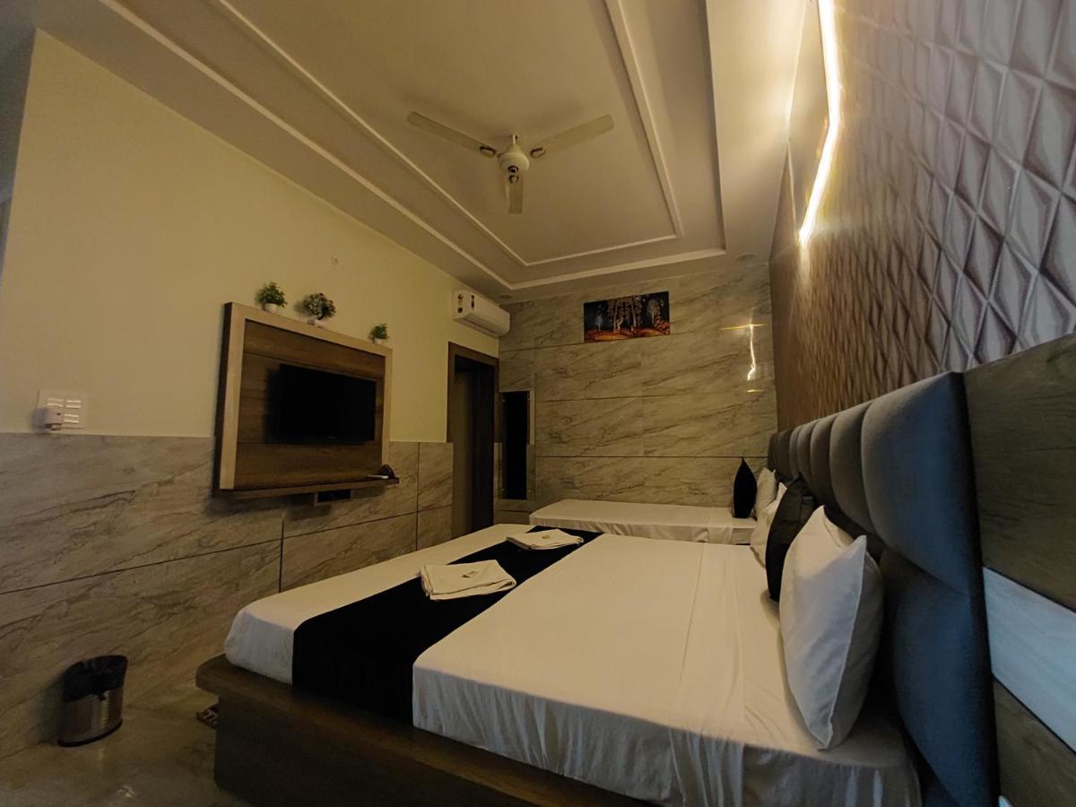 Taj Nice Point Manage By Taj Sunrise Group Agra  Exterior photo