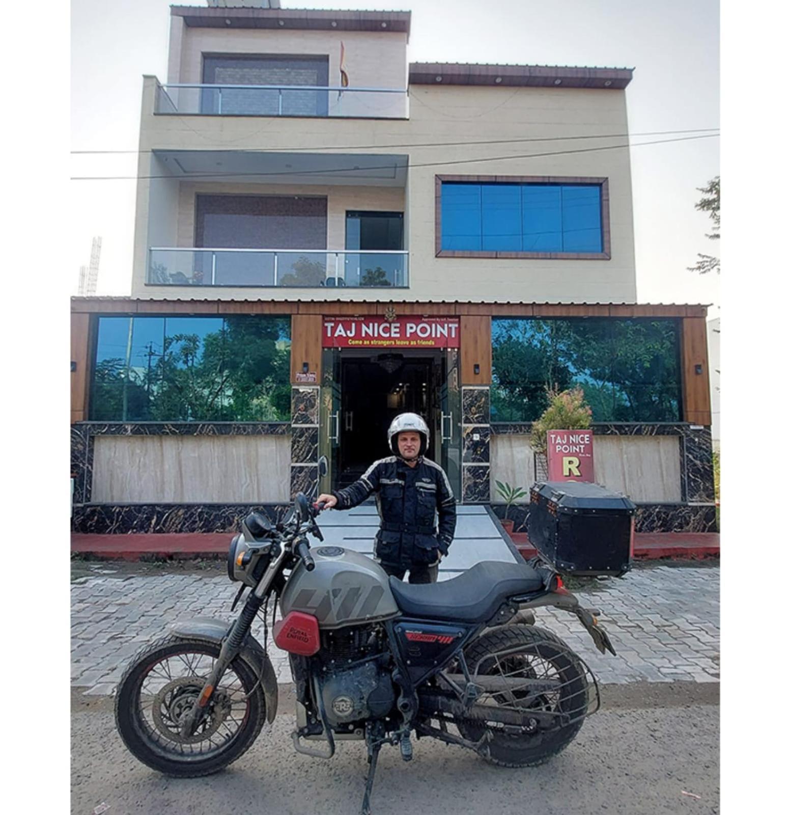 Taj Nice Point Manage By Taj Sunrise Group Agra  Exterior photo