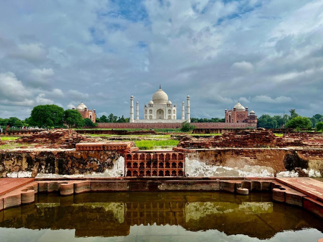 Taj Nice Point Manage By Taj Sunrise Group Agra  Exterior photo