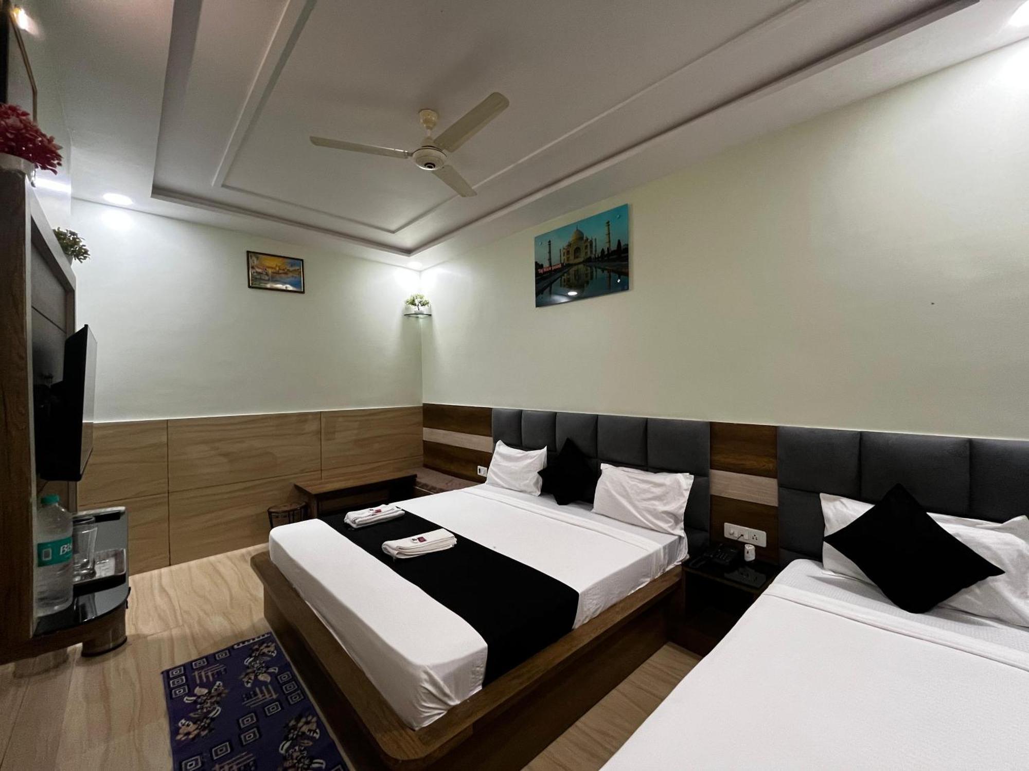 Taj Nice Point Manage By Taj Sunrise Group Agra  Exterior photo