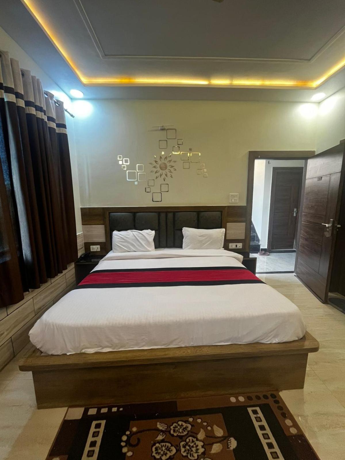Taj Nice Point Manage By Taj Sunrise Group Agra  Exterior photo